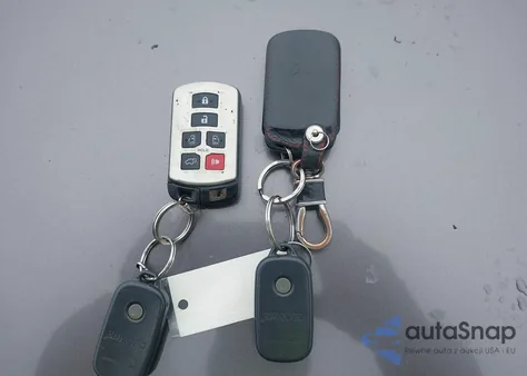 2011 Toyota Sienna Limited из США, поврежденный, VIN 5TDDK3DC5BS021668